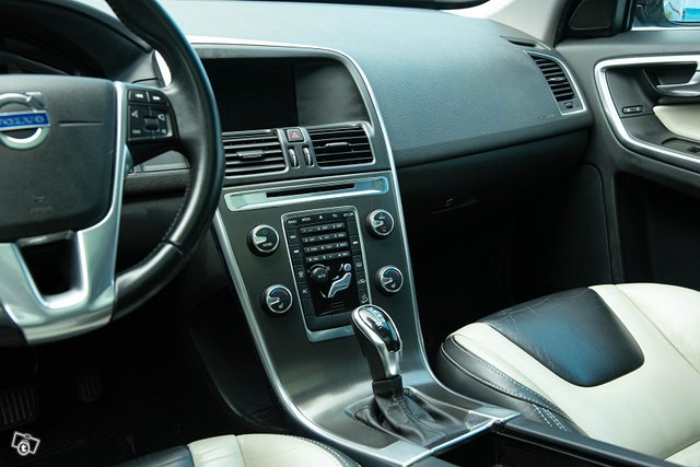 Volvo XC60 18
