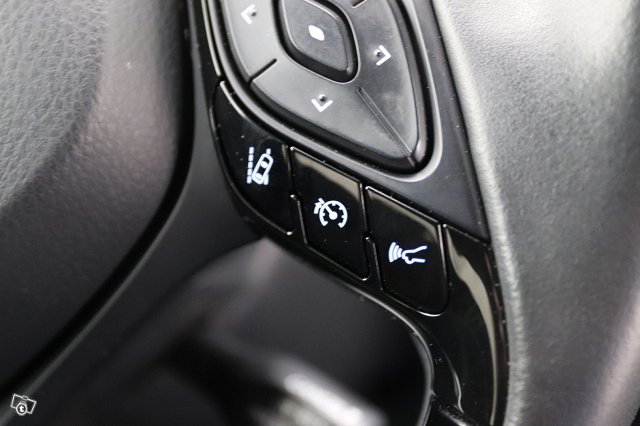 Toyota C-HR 23