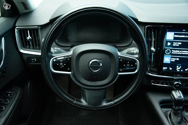 Volvo V90 12