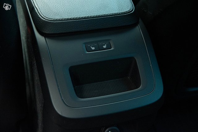 Volvo V90 25