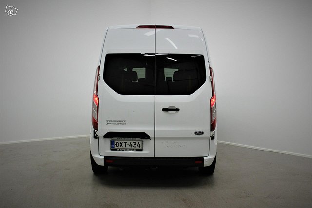 Ford Transit Custom 10