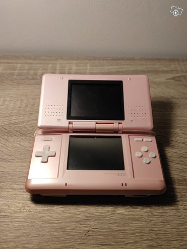 Nintendo DS + pelit, Pelikonsol...