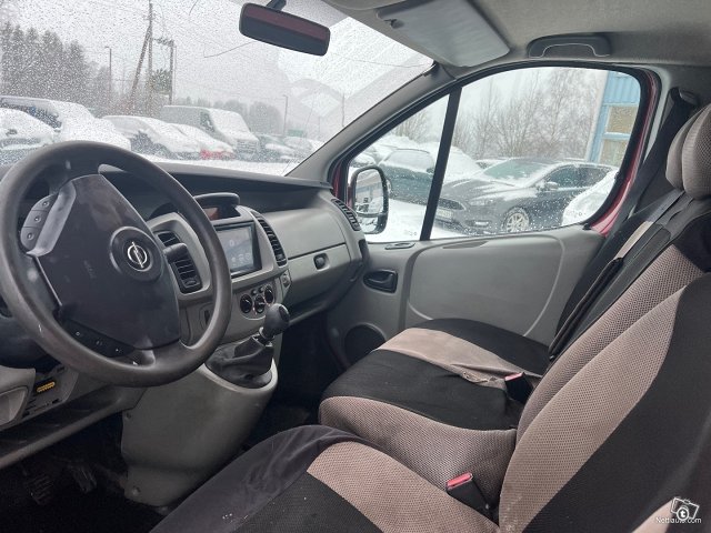 Opel Vivaro 8