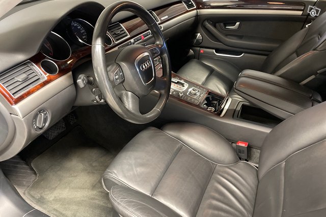 Audi A8 8