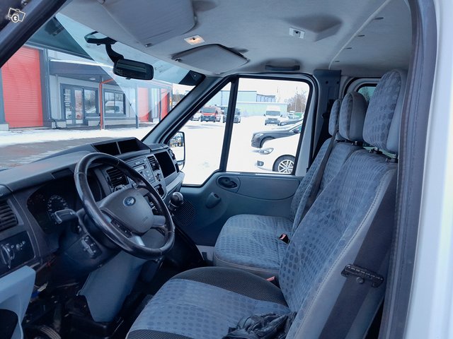 Ford Transit 8