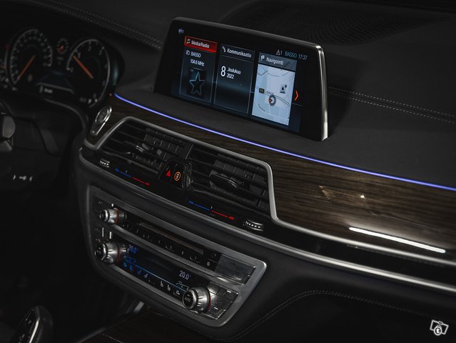 BMW 730 7