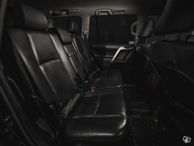 Toyota Land Cruiser 10