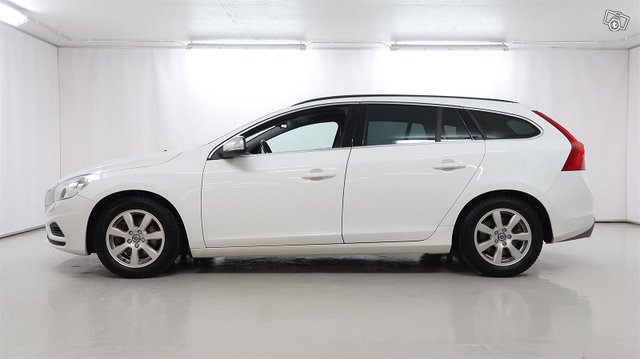 VOLVO V60 2