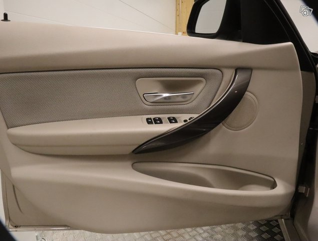 BMW 320 9