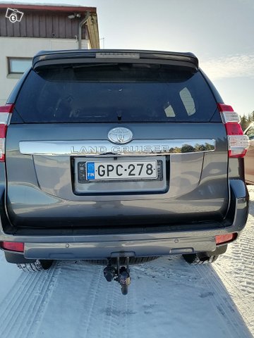 Toyota Land Cruiser 4