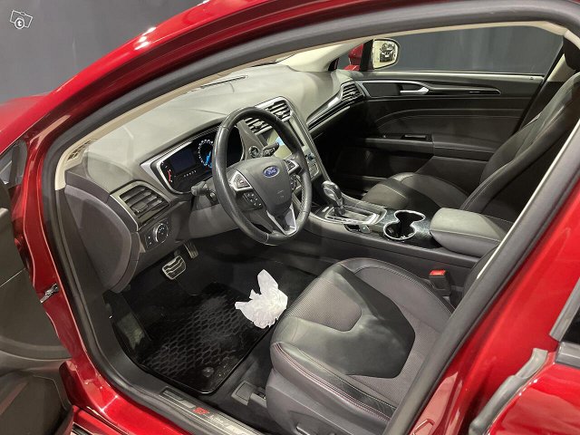 Ford Mondeo 10
