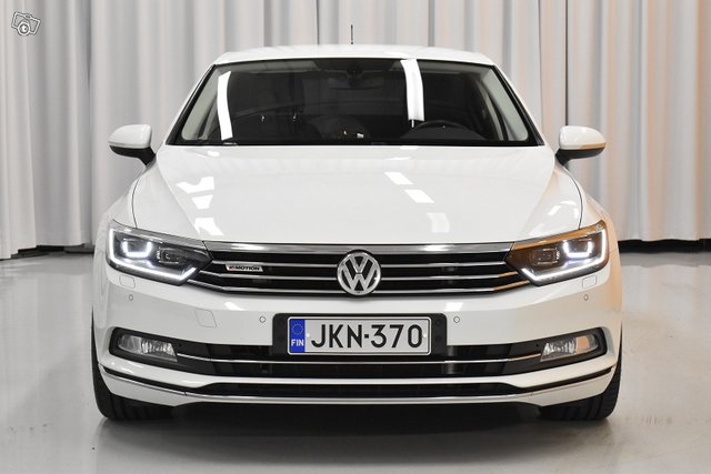Volkswagen Passat 2
