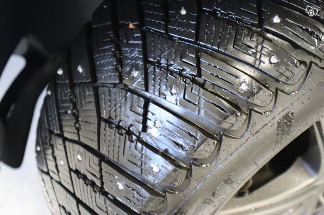 Volkswagen Tiguan 9