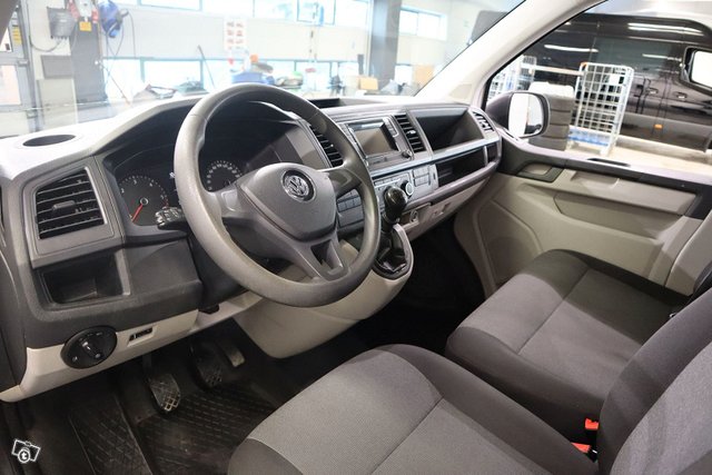 Volkswagen Transporter 9