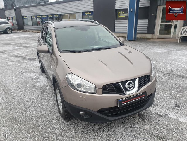 Nissan Qashqai+2 4