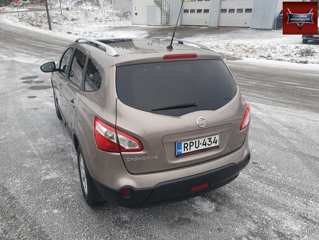 Nissan Qashqai+2 5