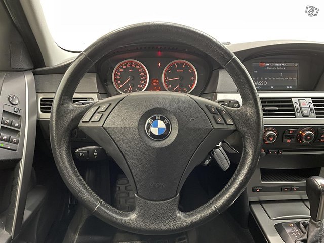 BMW 523 13