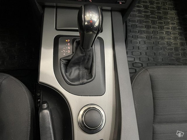 BMW 523 18