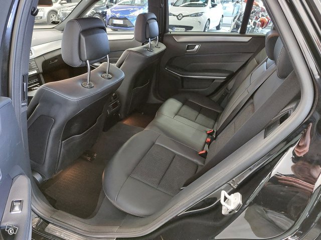 Mercedes-Benz E 8