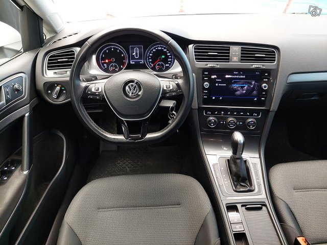 Volkswagen Golf 13