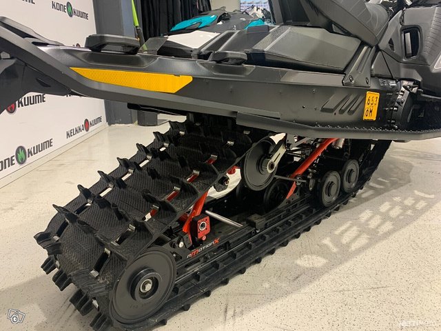 Ski-Doo Renegade 4