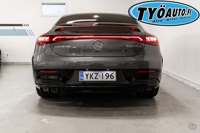 Mercedes-Benz EQE 8