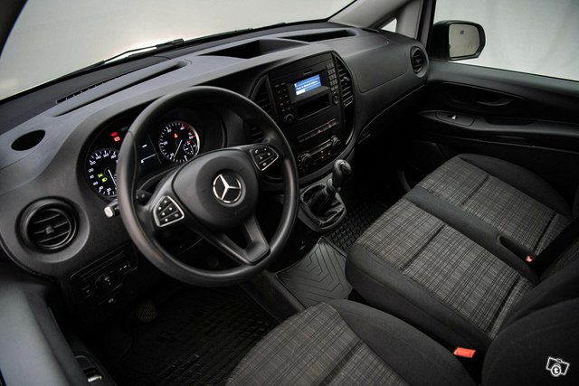 Mercedes-Benz Vito 10
