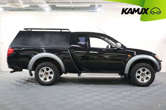 Mitsubishi L200 2