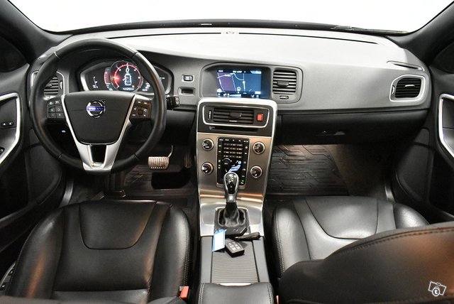 Volvo V60 15