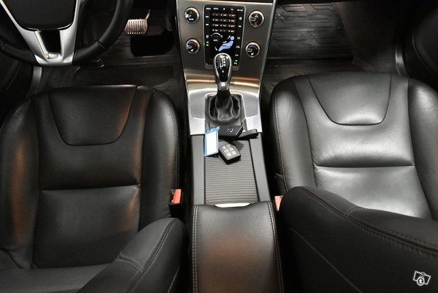 Volvo V60 16