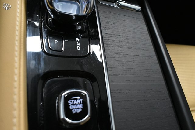 Volvo XC90 23