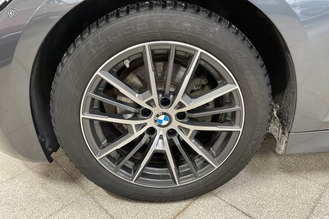 BMW 320 11