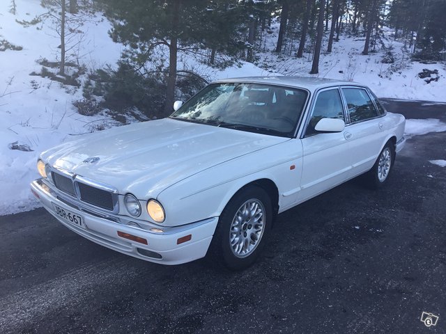 Jaguar XJ