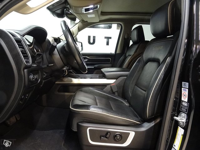 Dodge Ram 9