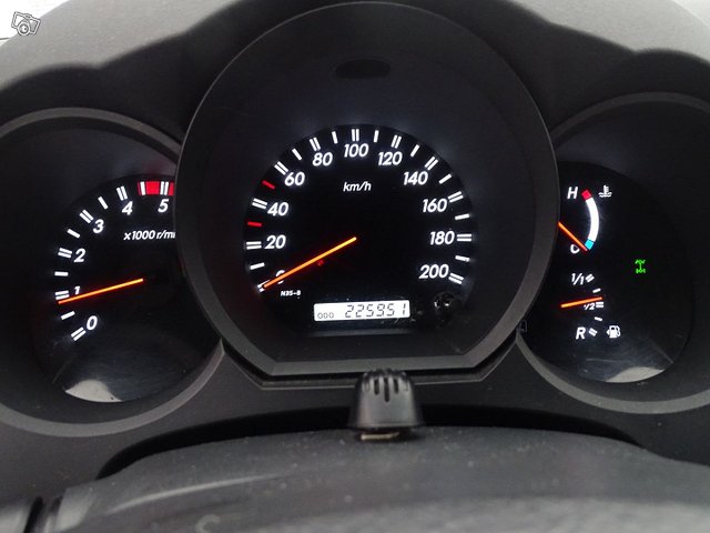 Toyota Hilux 17