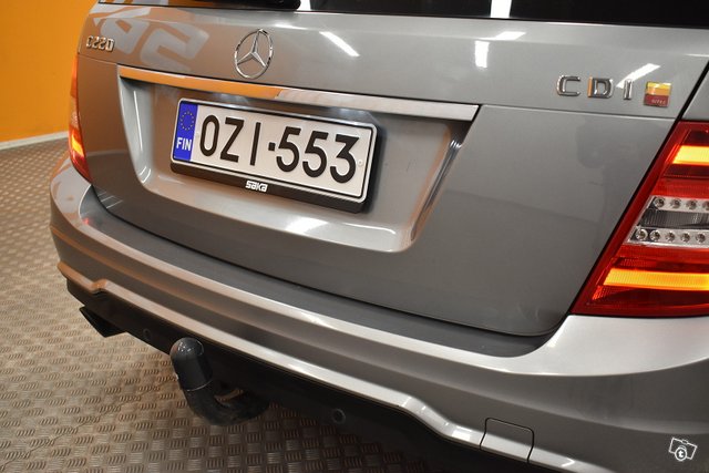 Mercedes-Benz C 9