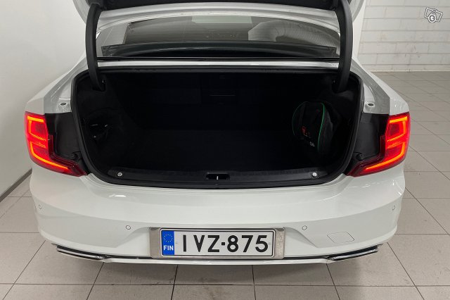 Volvo S90 10