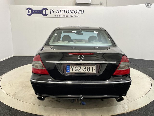 Mercedes-Benz E 4