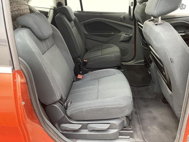 Ford C-MAX Grand 11