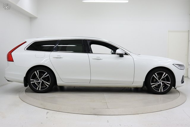 Volvo V90 4
