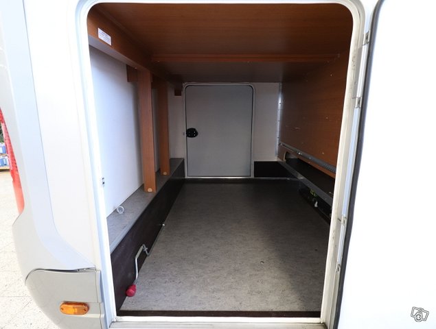 Knaus S Liner 700 LEG 20