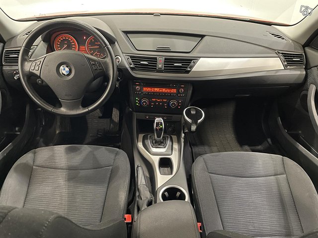 BMW X1 12