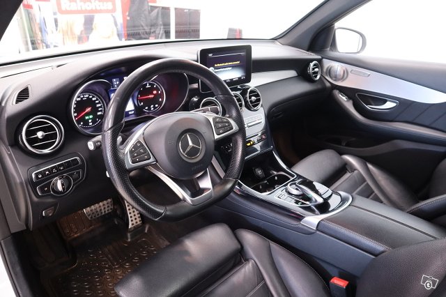 Mercedes-Benz GLC 10