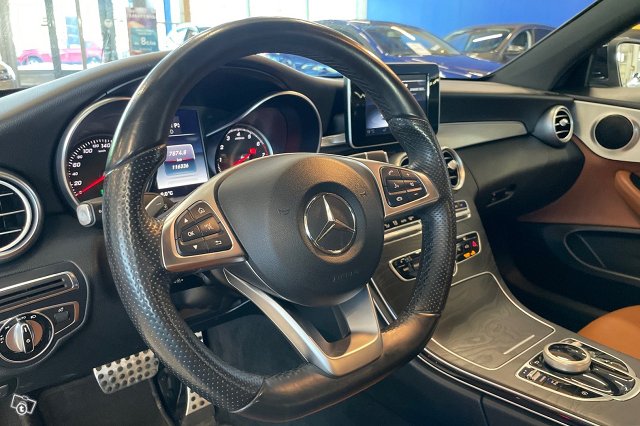 Mercedes-Benz C 8