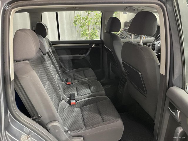 Volkswagen Touran 11