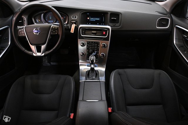 Volvo V60 9