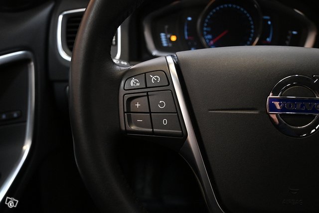 Volvo V60 16