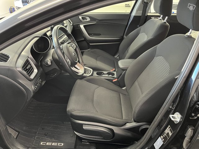 Kia Ceed 8