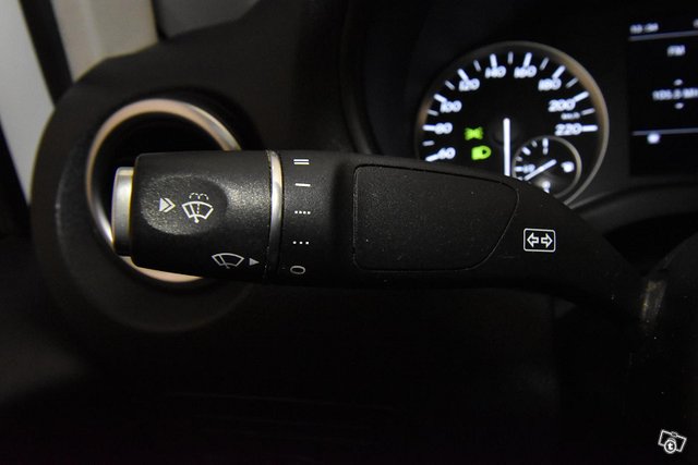 Mercedes-Benz Vito 21