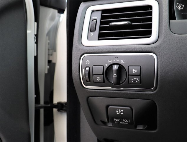 Volvo V70 12